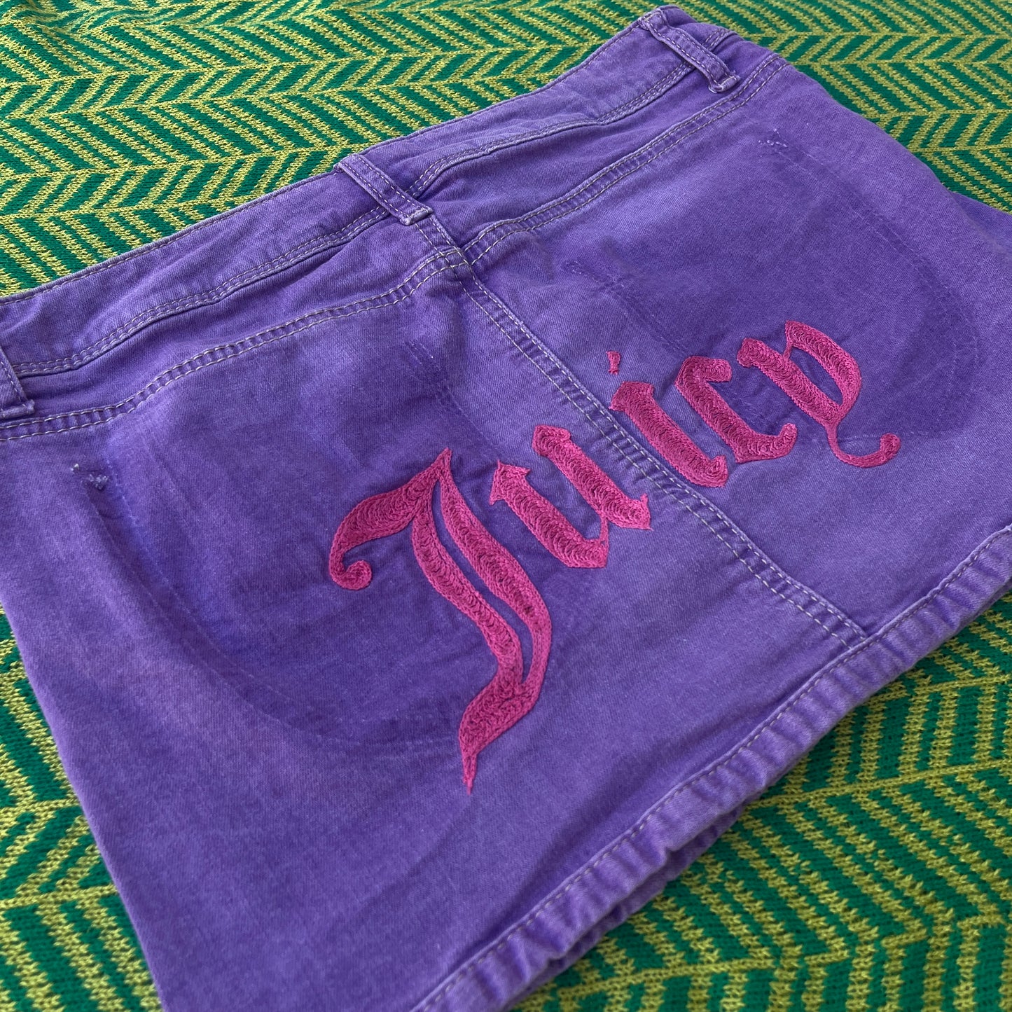 "Juicy" Chainstitched purple mini skirt